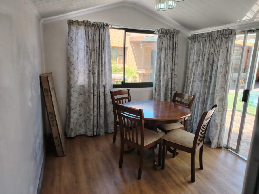 To Let 1 Bedroom Property for Rent in Chrismar Western Cape